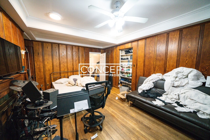 Building Photo - 52 Fenway