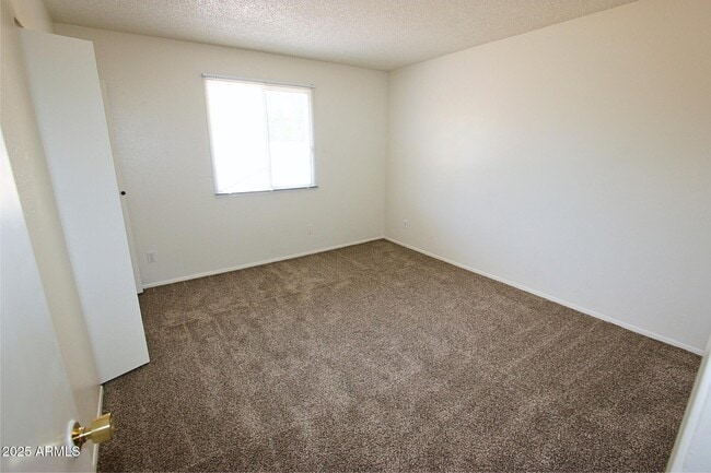 Building Photo - 2407 W Dunbar Dr