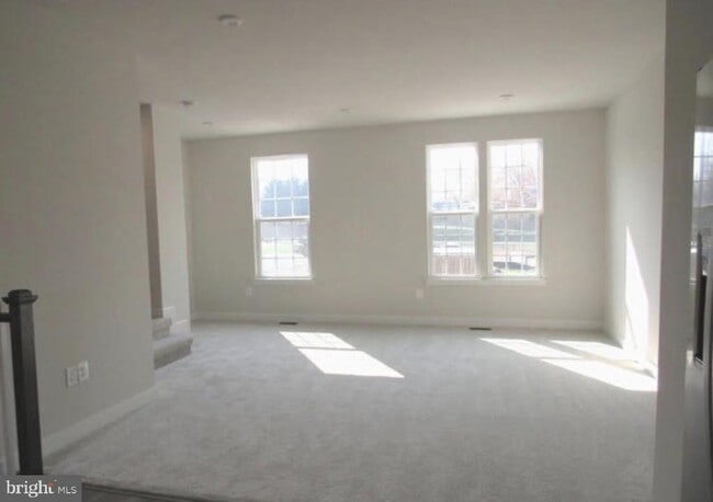 Building Photo - 1744 Scenic Lp