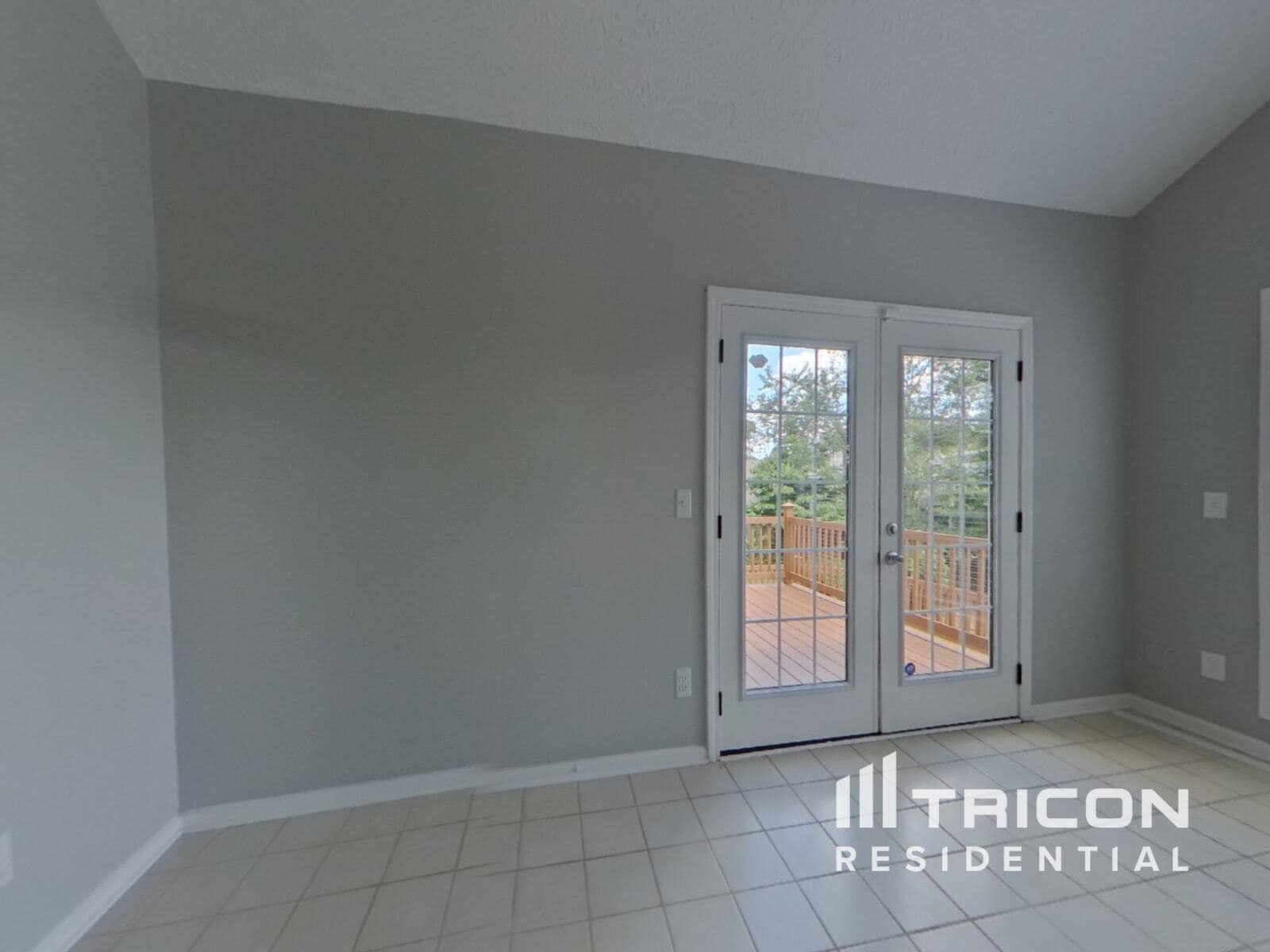 Building Photo - 210 Boca Ciega Ct