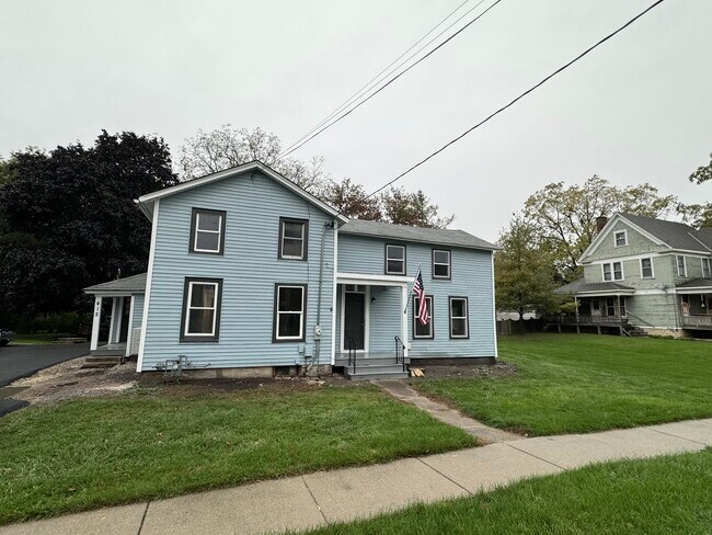 Primary Photo - 412 N Main St