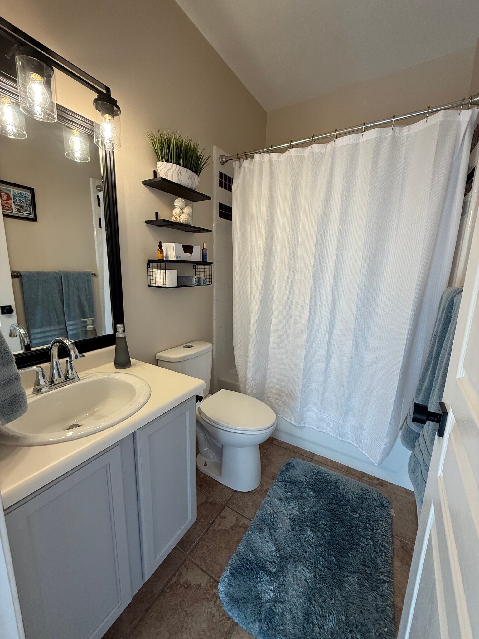 Building Photo - 998 Shetland Ln