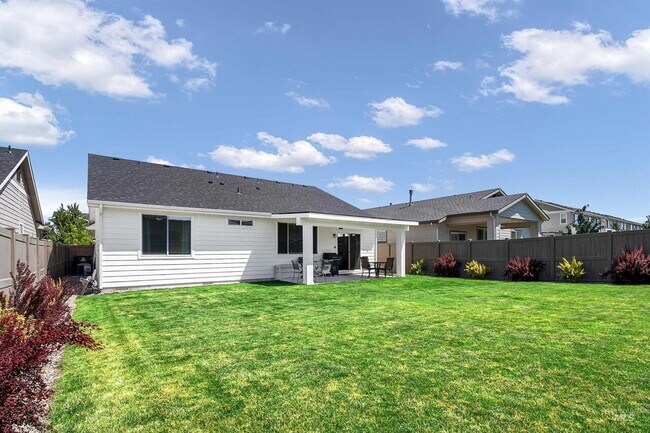 Building Photo - Beautiful South Meridian Home