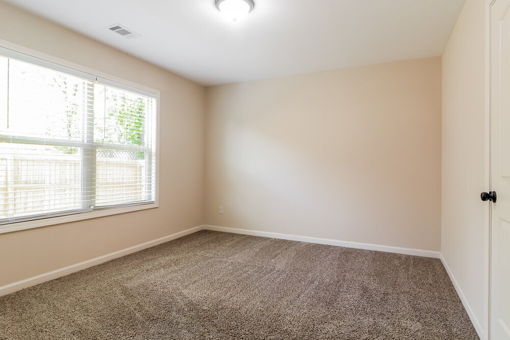 Building Photo - 100 Comet Ct