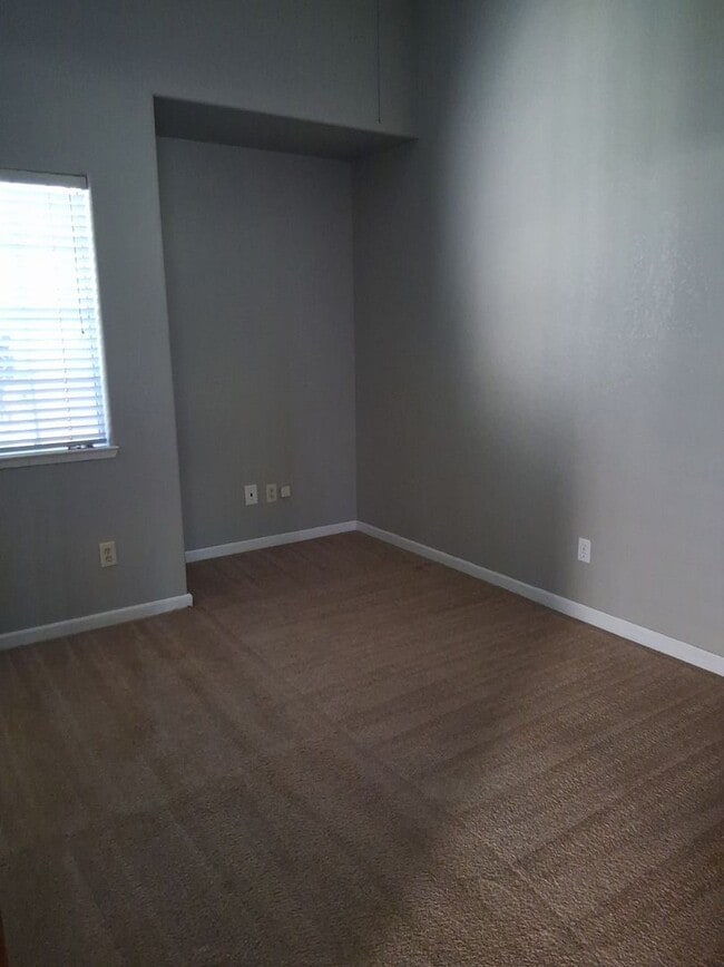 Building Photo - Beautiful Single-Story Home in Pheasant Run – Move-In Ready!