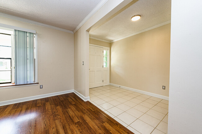 Building Photo - 20 Crooked Tree Trail