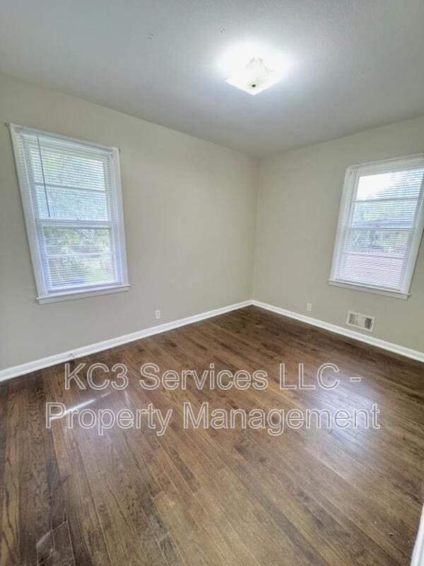 Building Photo - 1702 SW McArthur St