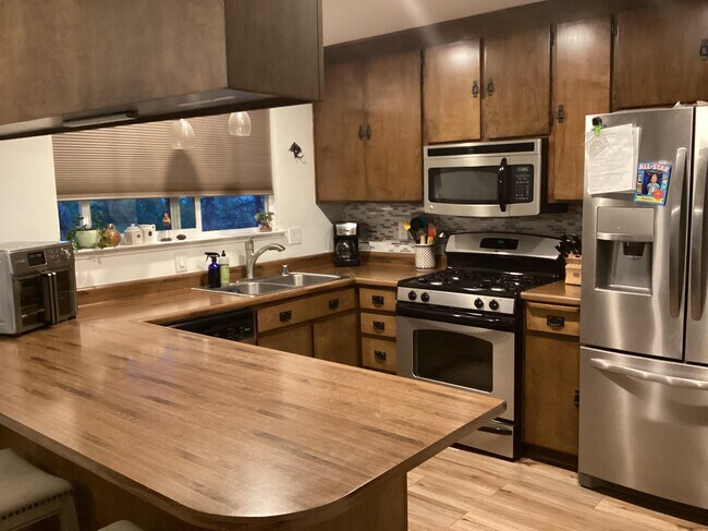 Building Photo - 1486 Coyote Dr