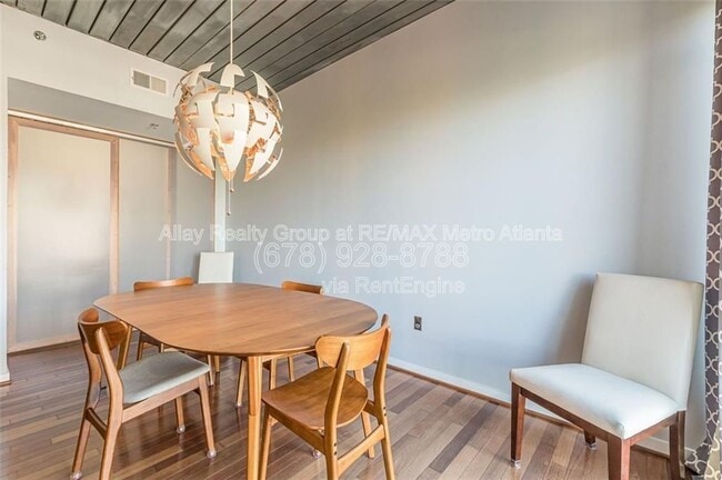 Building Photo - 620 Glen Iris Dr NE