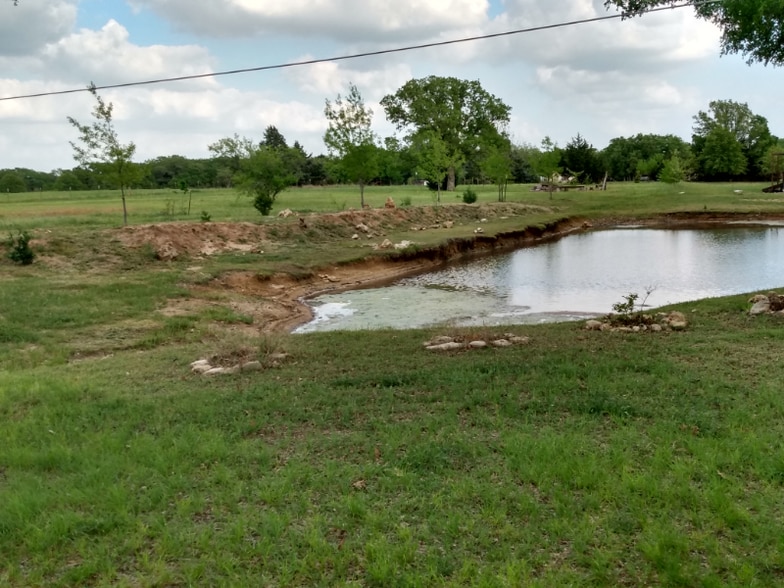 Building Photo - 739 Proctor Ln