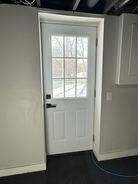 Building Photo - 740 Ridge Rd