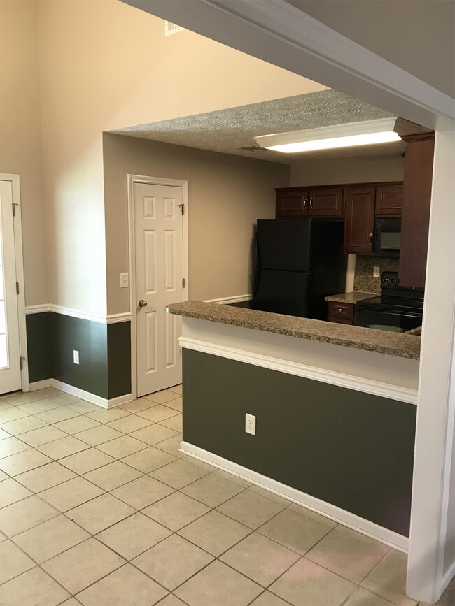 Building Photo - 25 Devonshire Dr