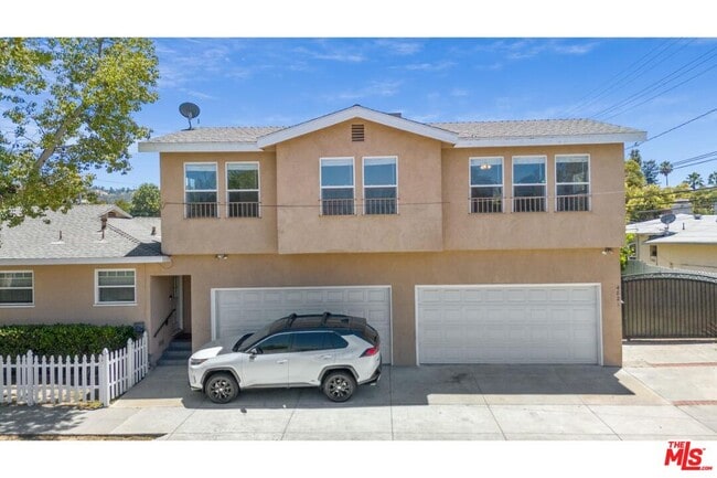 Building Photo - 4821 Topanga Canyon Blvd