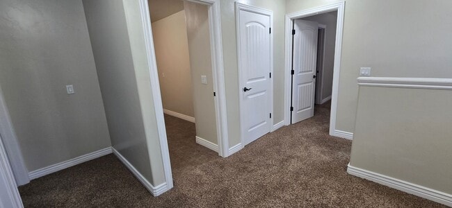 Building Photo - Pet Friendly Beautiful 3 Bed 3.5 Bath in R...