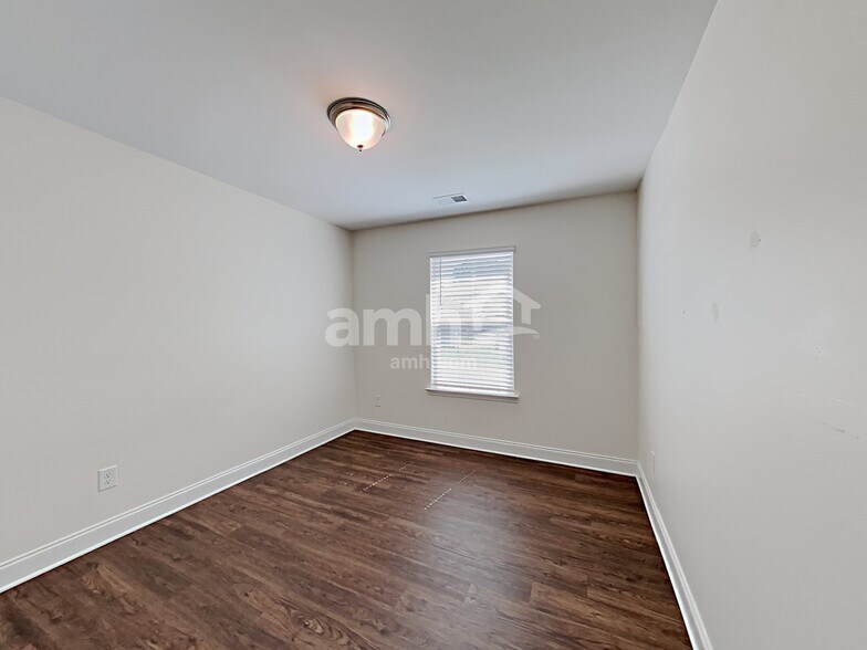 Building Photo - 136 Cobblestone Dr