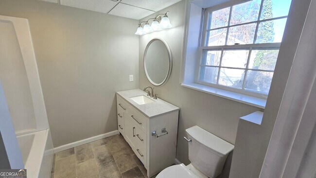 Building Photo - 4270 E Hamill Dr