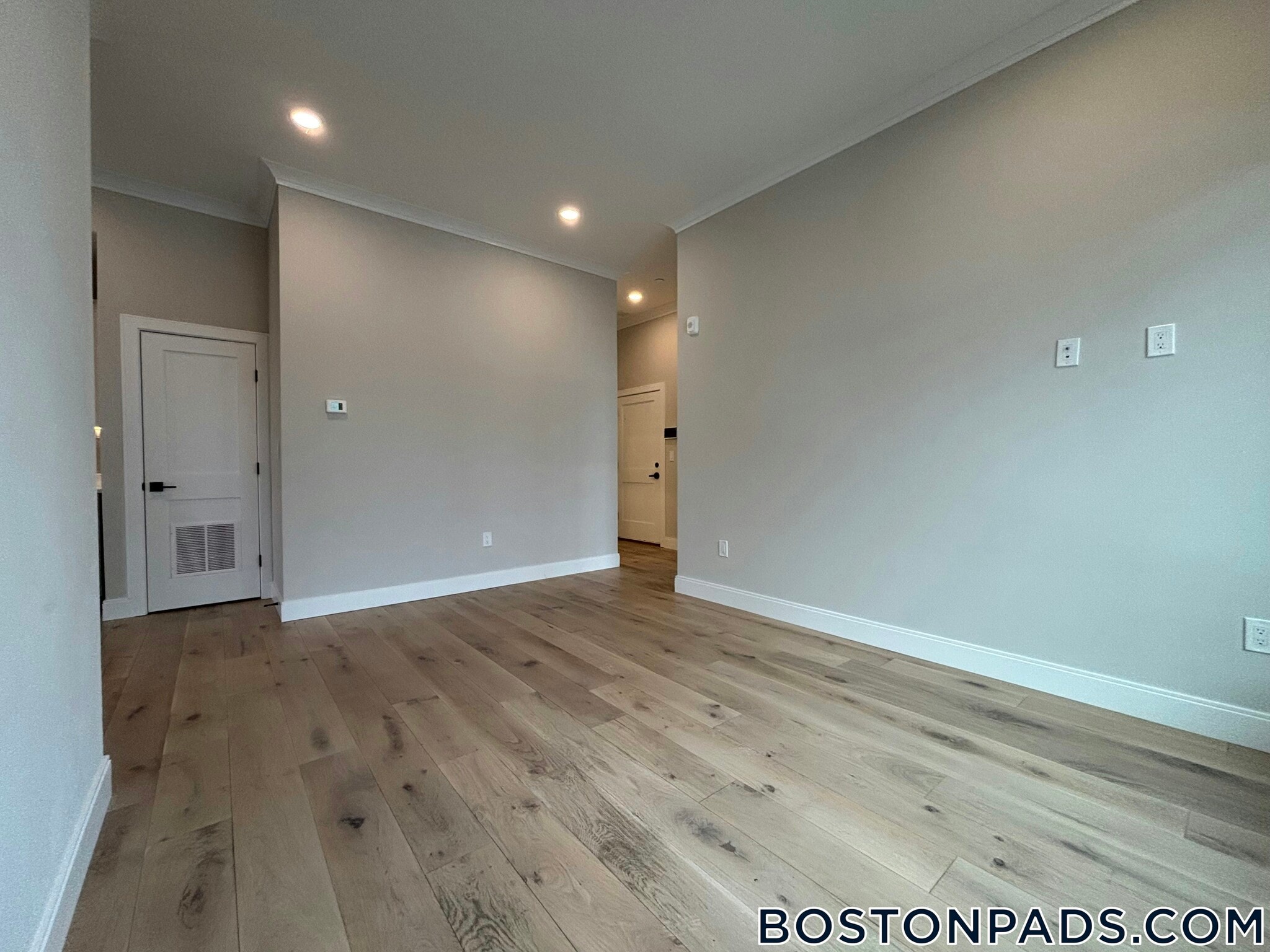 Building Photo - 157 Everett St