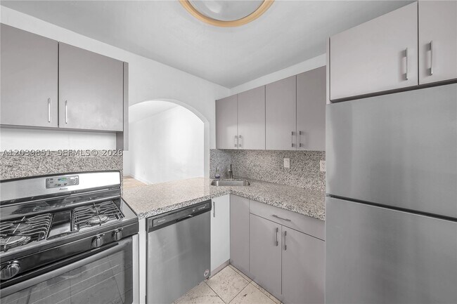Building Photo - 8650 SW 67th Ave