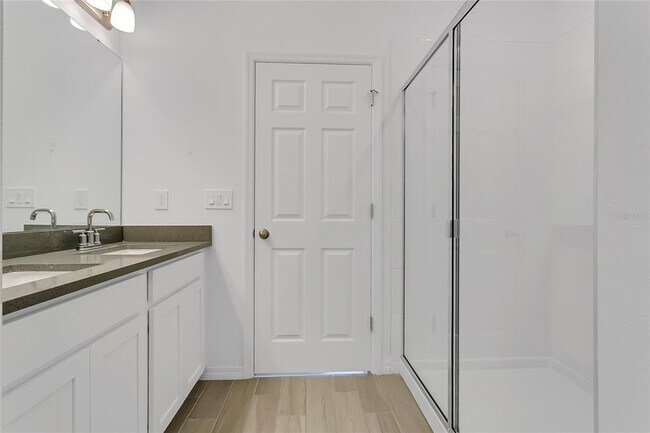 Building Photo - 15067 Willow Arbor Cir