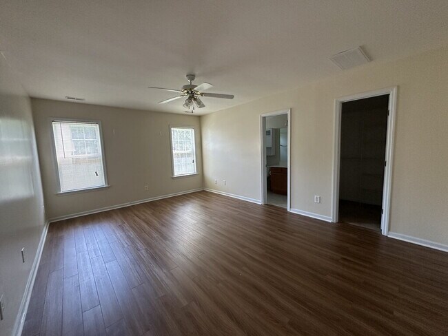 Building Photo - 300 Shifting Winds Dr