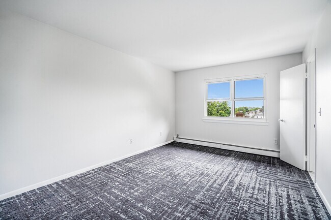 Building Photo - 18 Fairfield Ave