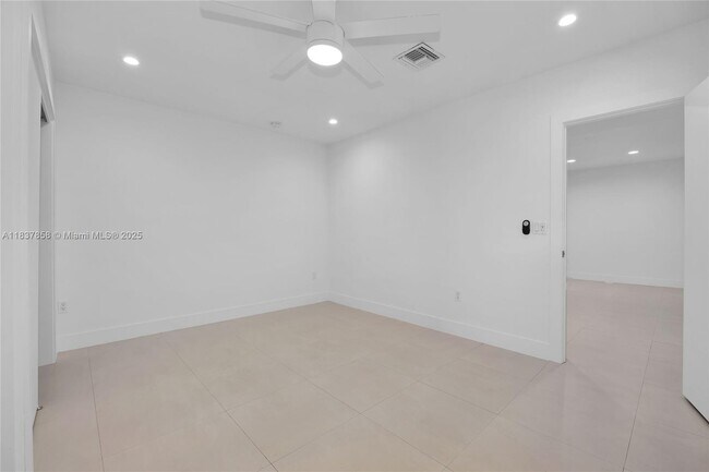 Building Photo - 5990 SW 86th St