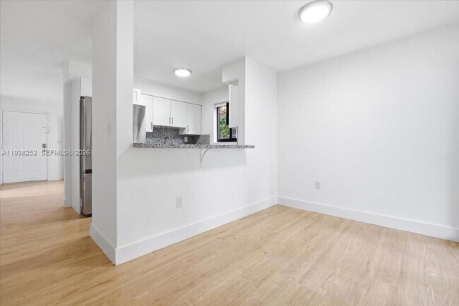 Building Photo - 3522 SW 25th St