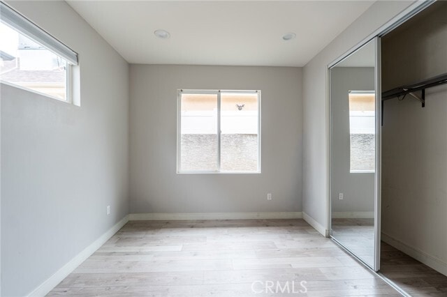 Building Photo - 6938 Peach Ave