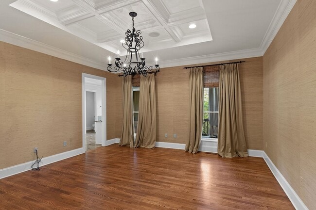 Building Photo - 2019 Overhill Dr