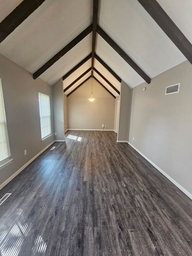 Building Photo - 10013 N Harrison Dr