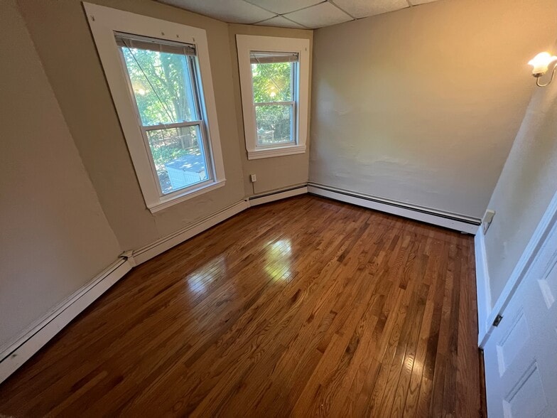 Building Photo - 68 Calumet St