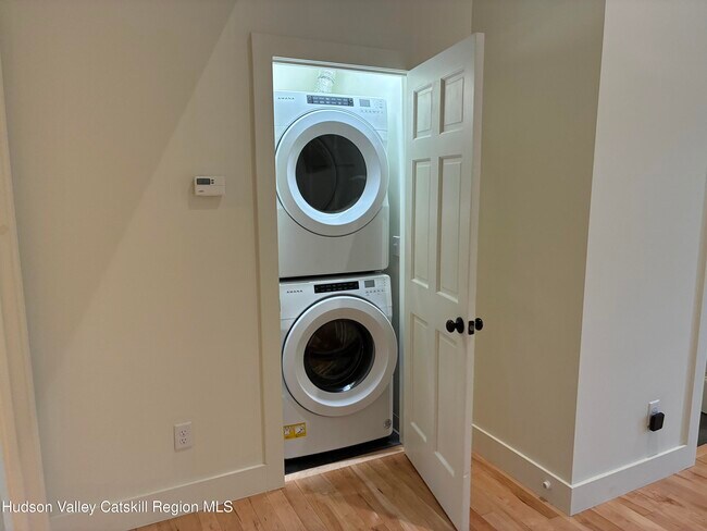 Building Photo - 217 State St