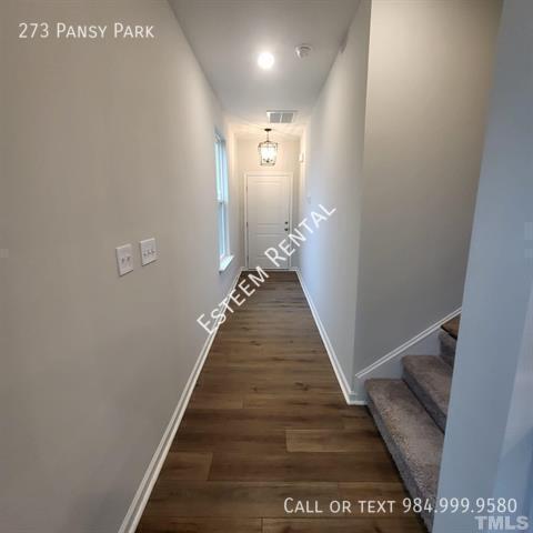 Building Photo - 273 Pansy Pk