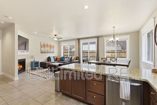 Building Photo - 2907 W Presidio Dr