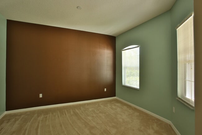 Building Photo - 13 Zoeller Ct