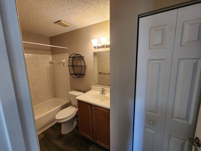 Building Photo - Water Front- 2nd Floor- 1 Bedroom 1 Bath f...