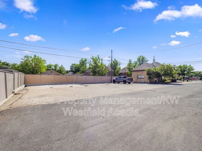 Building Photo - 256 N 500 W