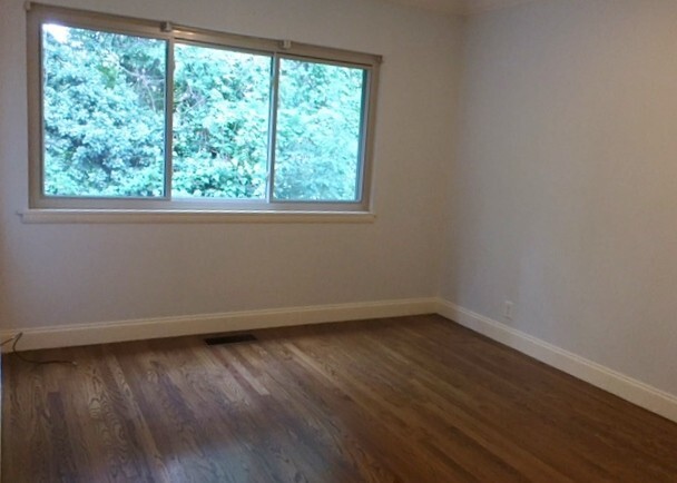 Building Photo - Nice 2 Bedroom 1 Bath condo off West End Ave