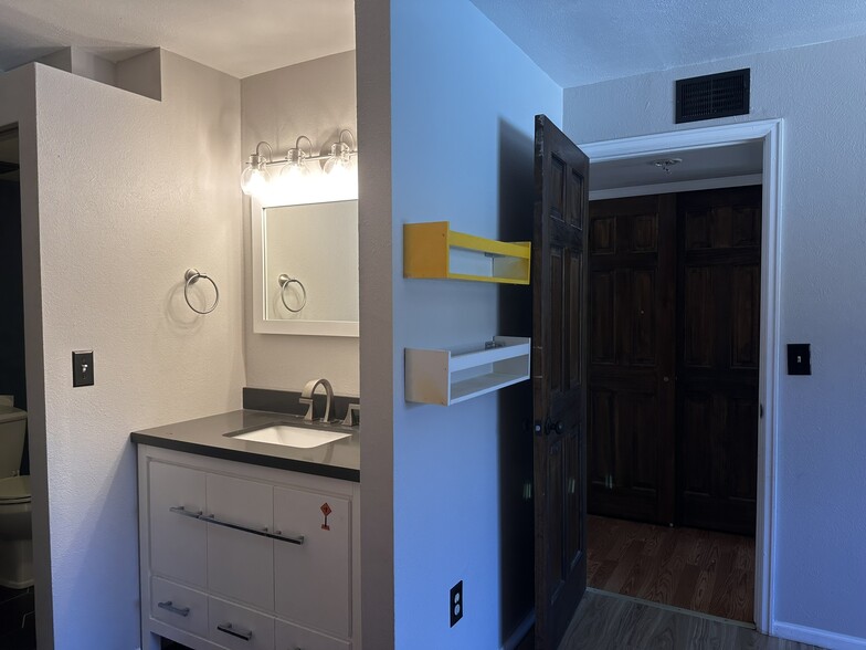 Building Photo - 40 S Boulder Cir