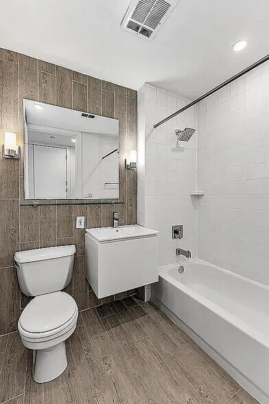 Building Photo - 50 Murray St