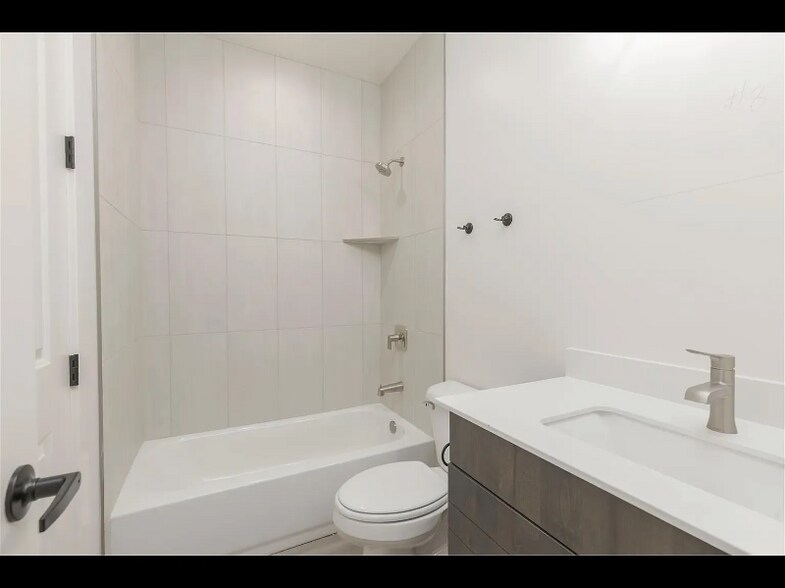 Building Photo - 286 S 1930 W