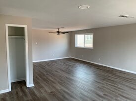 Building Photo - 3337 W 95th St