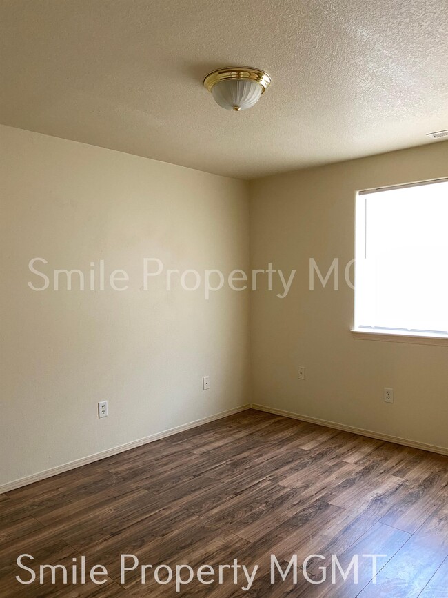 Building Photo - 2523 SE 105th Ave