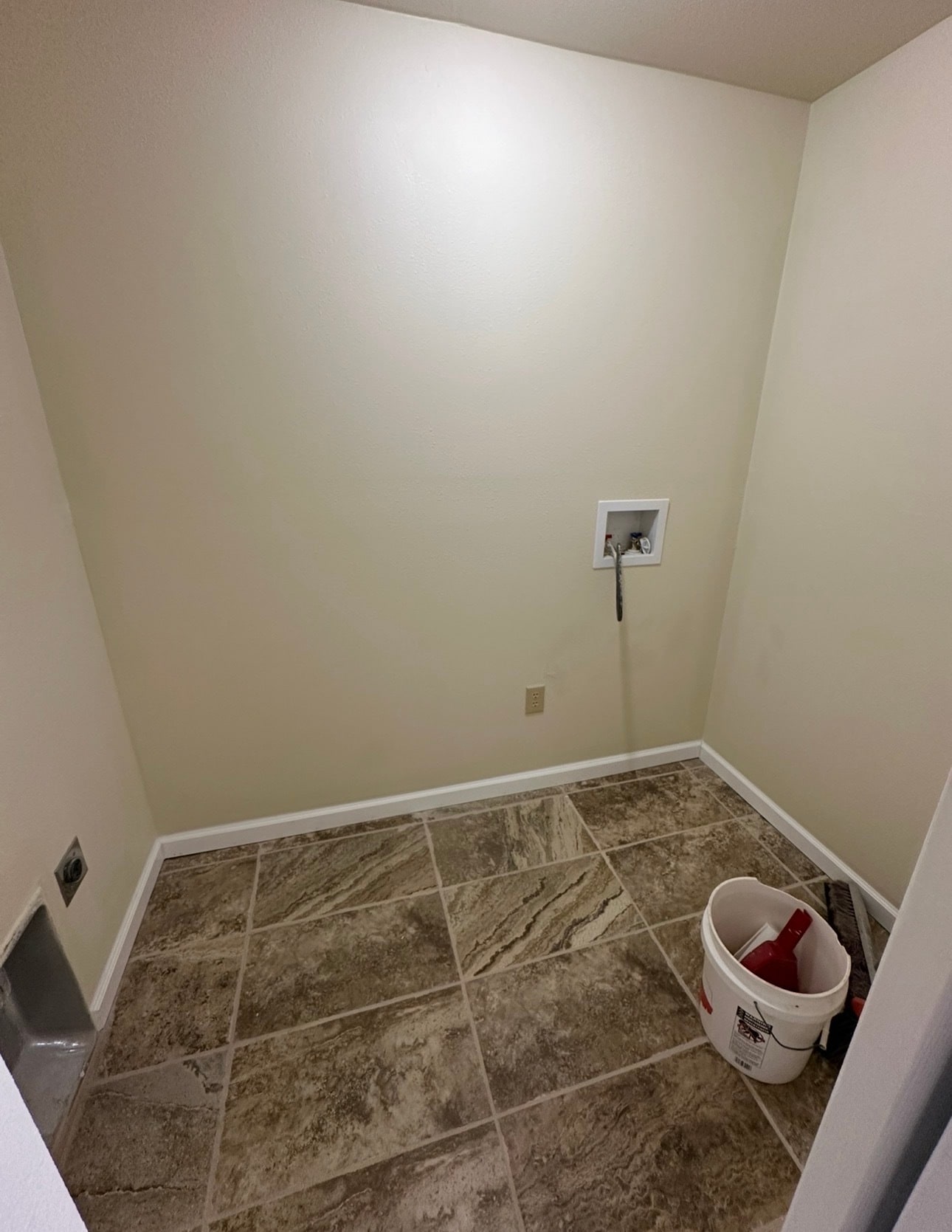 Building Photo - 301 Alamosa