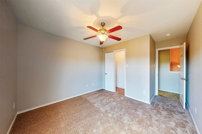 Building Photo - 8915 Headstall Dr