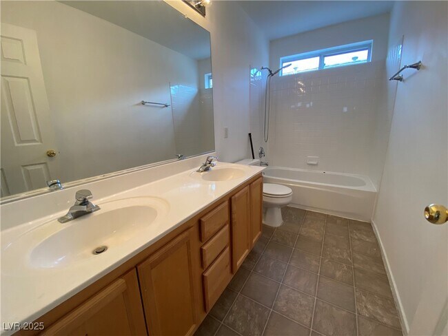 Building Photo - 1317 Woodmore Dr