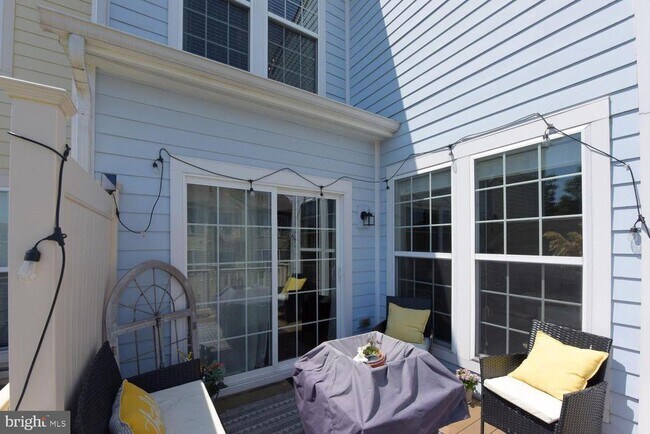 Building Photo - 522 Red Raspberry Terrace SE