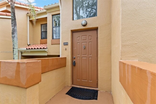 Building Photo - 15569 N Miami Lakeway