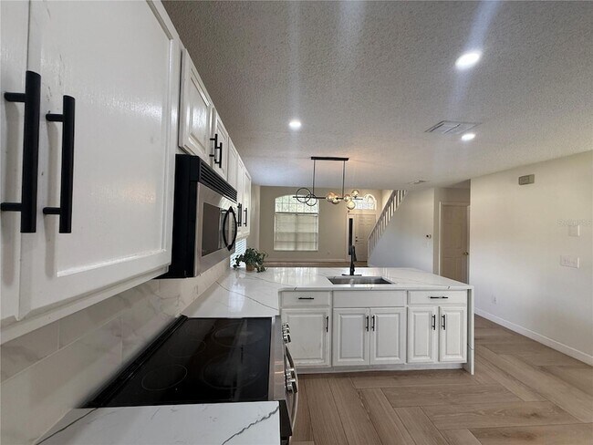 Building Photo - 10497 Sun Villa Blvd