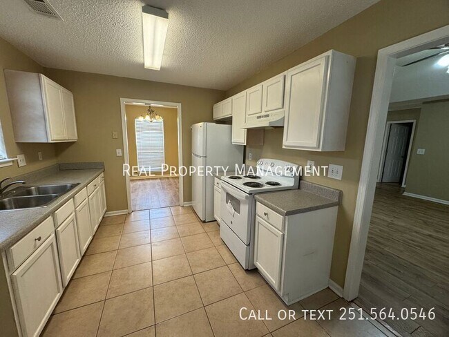 Building Photo - 2654 Jan Dr